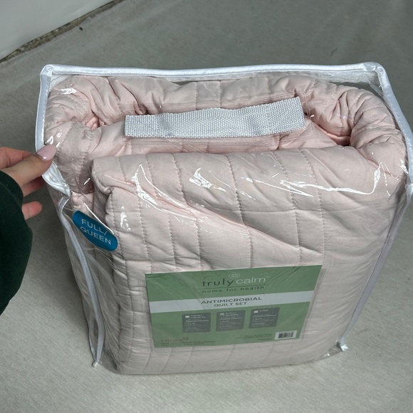 BRAND NEW Truly Calm Antimicrobial 3-Piece Blush Pink Quilt Set – Full/Queen - Picture 5 of 5